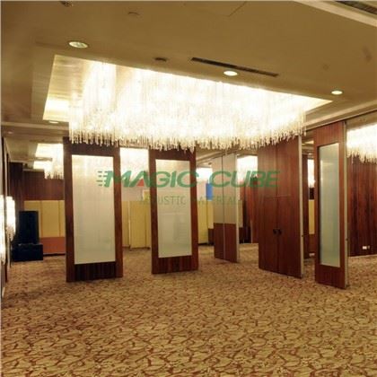 سلائیڈنگ پارٹیشن وال